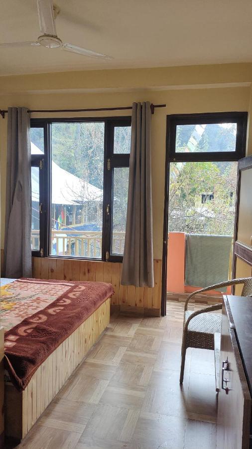 Trinity Homestay Kasol Eksteriør billede