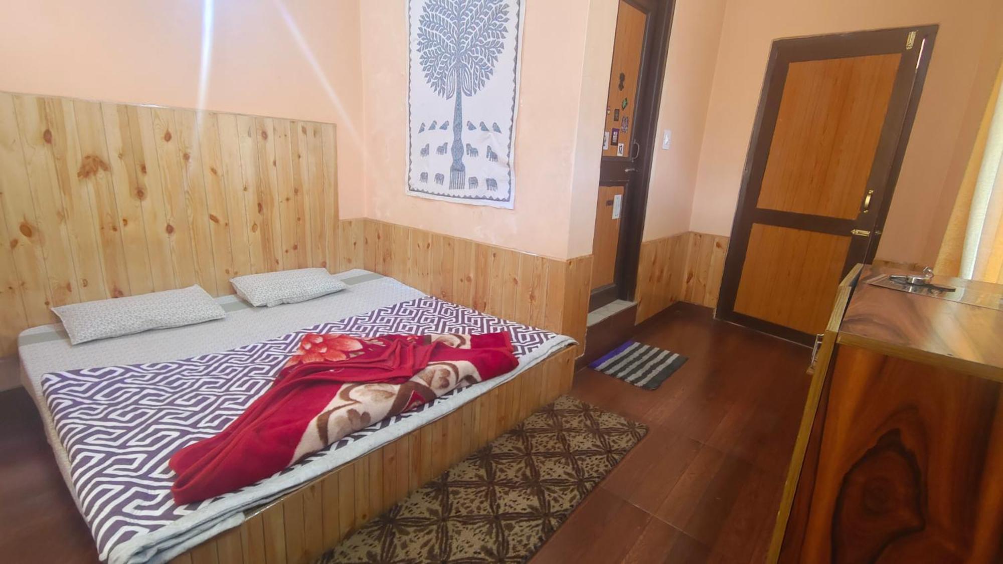 Trinity Homestay Kasol Eksteriør billede