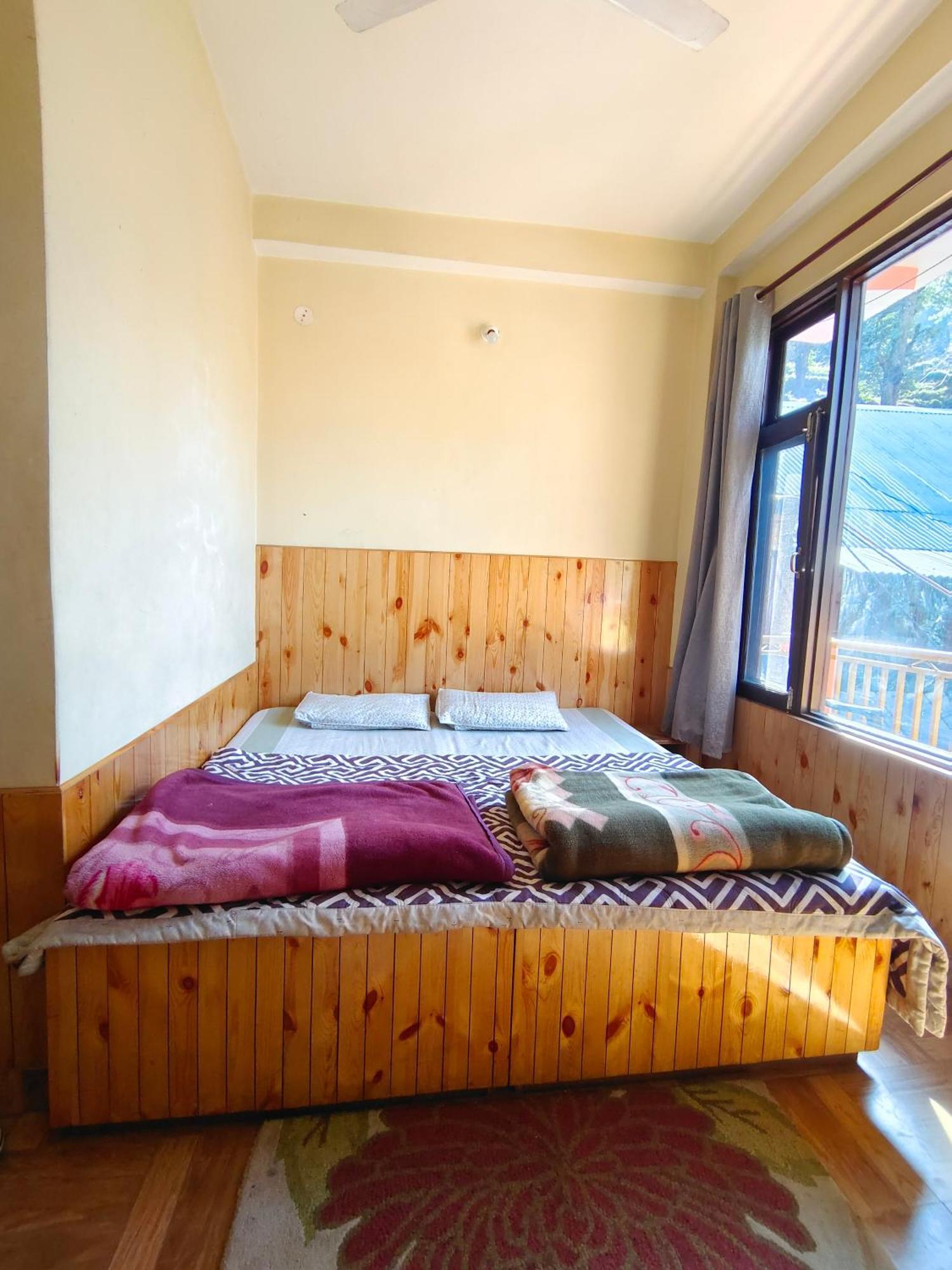 Trinity Homestay Kasol Eksteriør billede