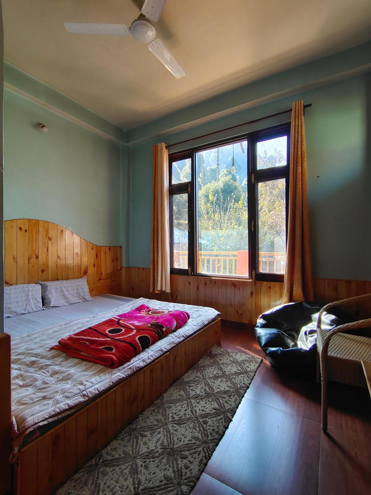 Trinity Homestay Kasol Eksteriør billede