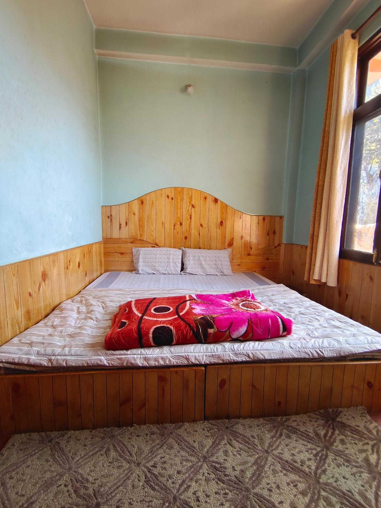 Trinity Homestay Kasol Eksteriør billede