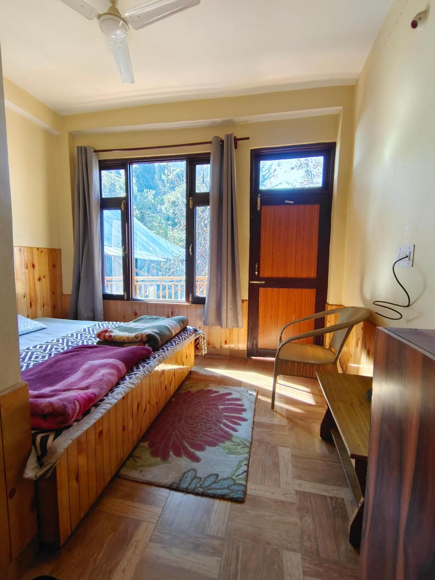 Trinity Homestay Kasol Eksteriør billede