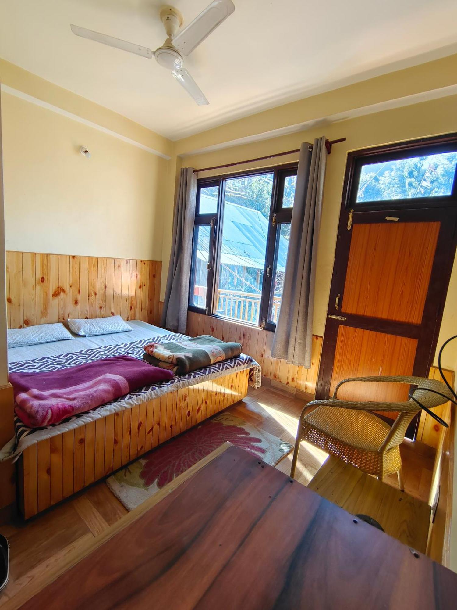 Trinity Homestay Kasol Eksteriør billede